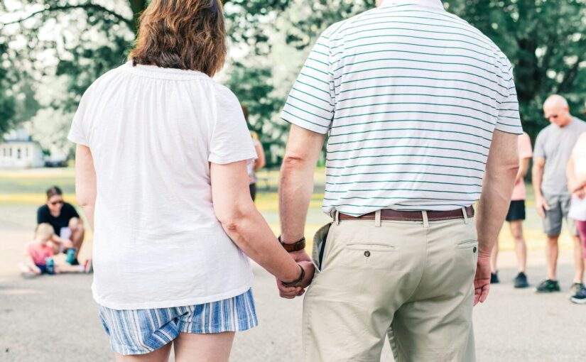 Dating over 40: Ekspertens guide til moden kærlighed